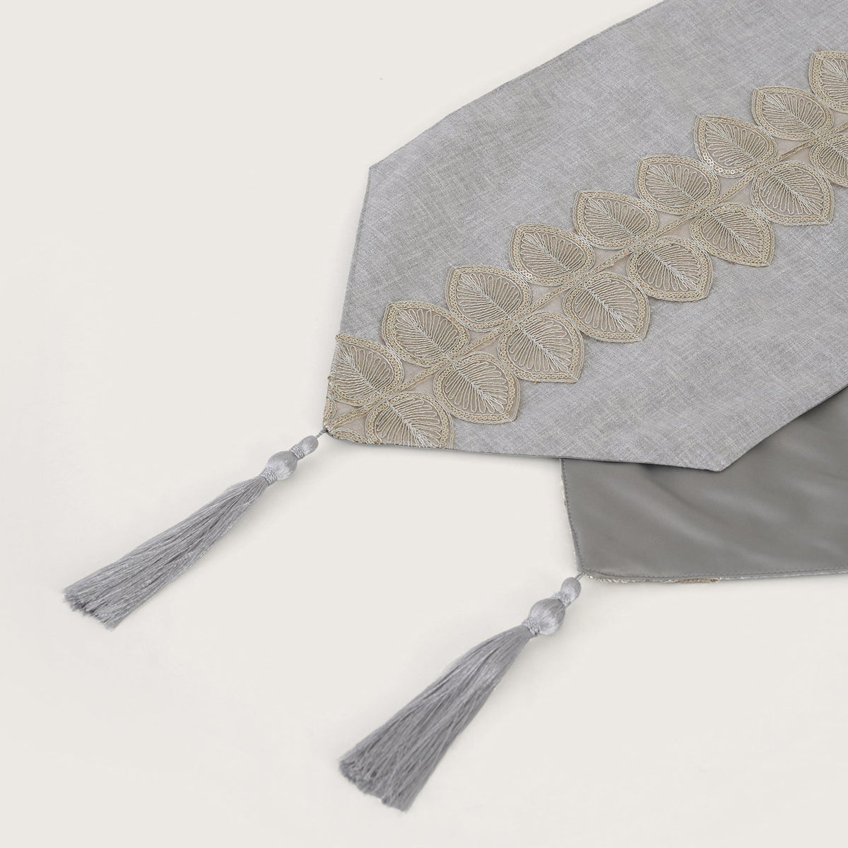 Botanical Vine Tapered Table Runner