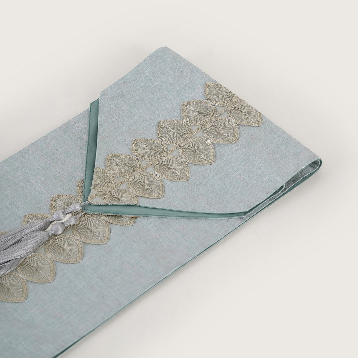Botanical Vine Tapered Table Runner